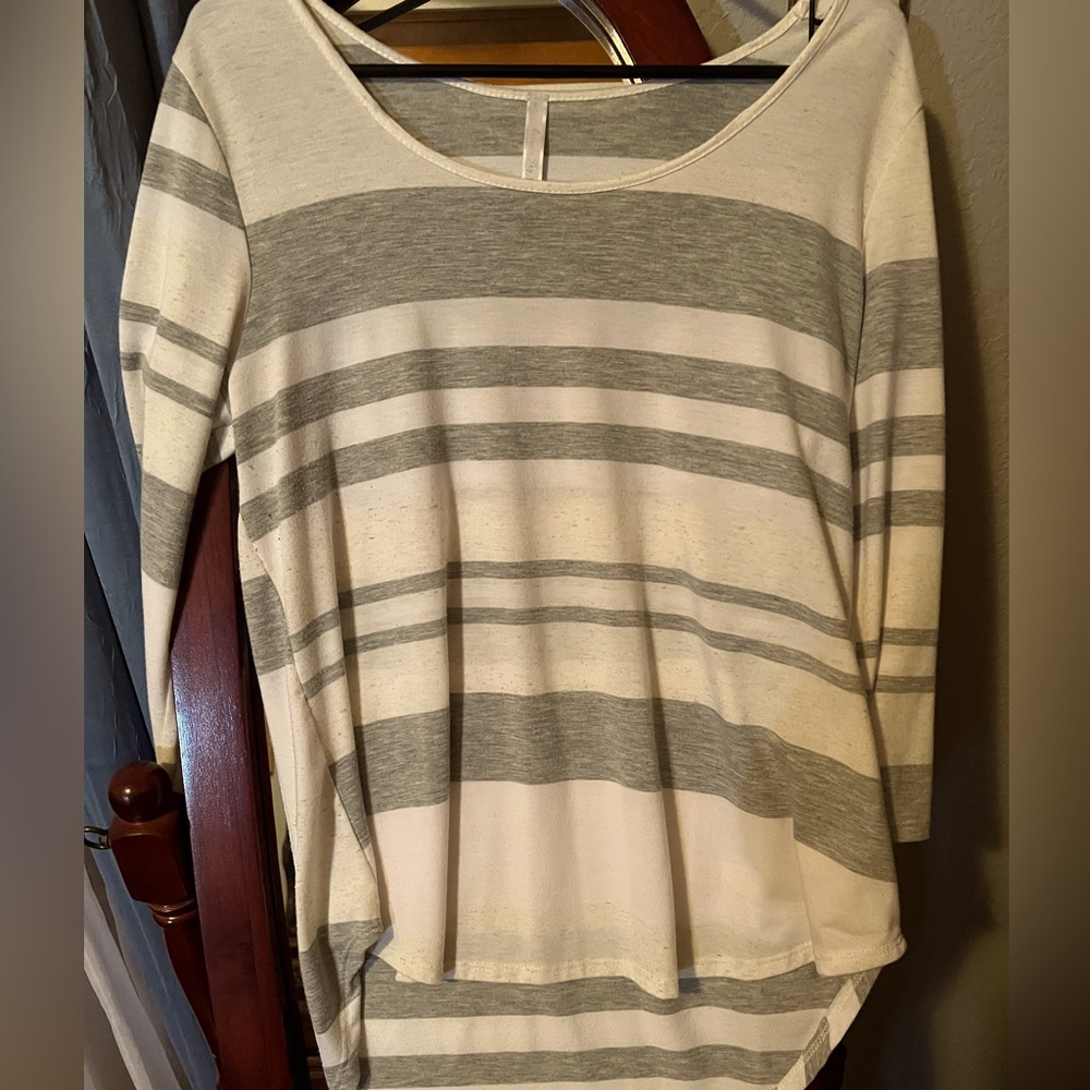 Women baseball tee size large yellow and gray on white